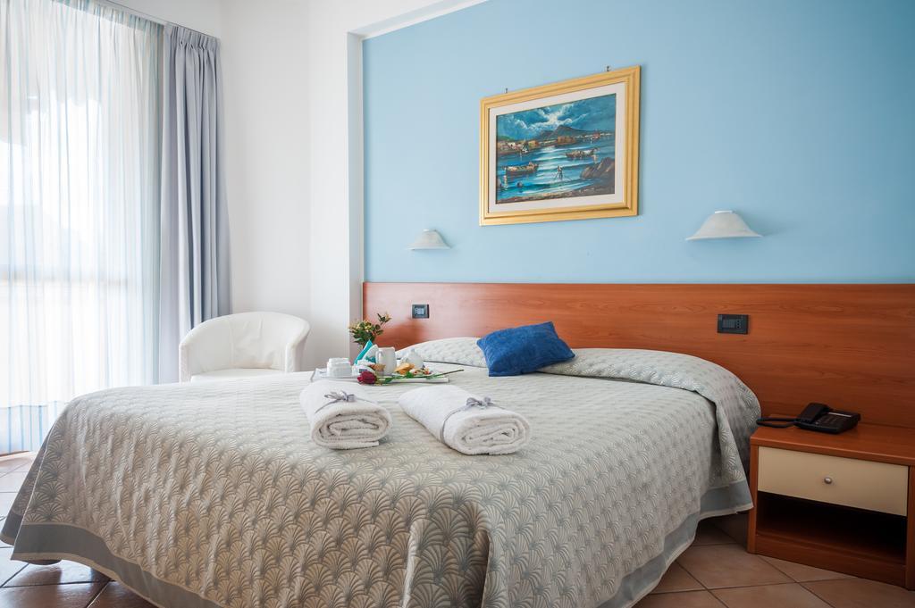 Hotel Bacco Ашеа Экстерьер фото